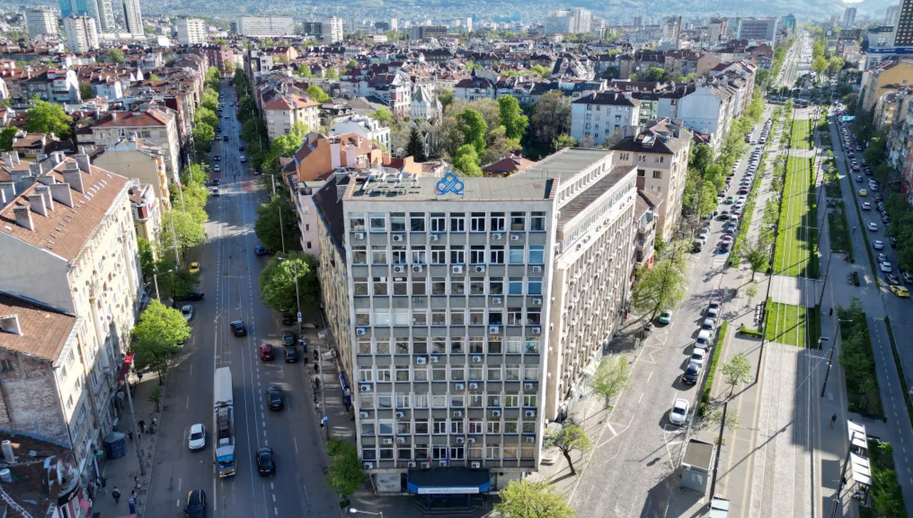 Тежък трафик почти блокира изхода на София при "Ботевградско шосе" към АМ Хемус