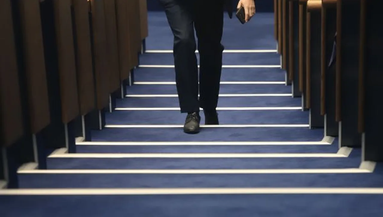 НС гласува промените в закона за защита на конкуренцията 