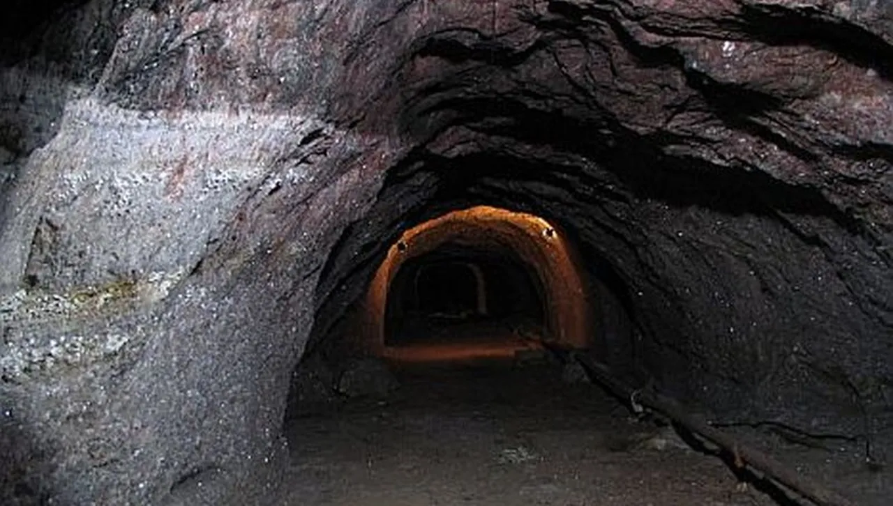 Вражеска аката парализира завод за въглища в Донецк, миньорите на косъм от смъртта