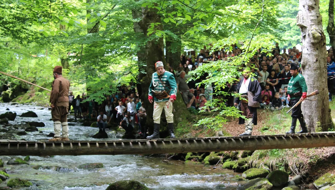 Тетевен отбелязва с тържествена заря-проверка и жива картина  149 години от Априлското въстание и гибелта на Георги Бенковски
