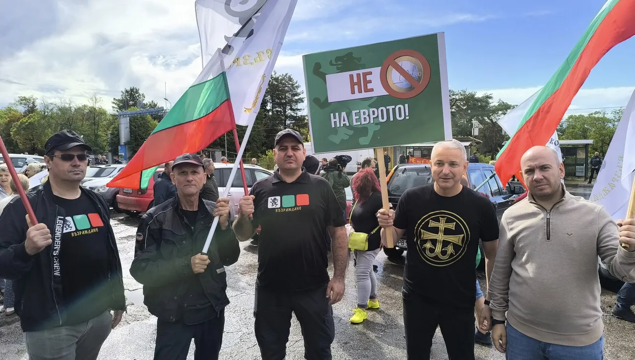 „Възраждане“ се разграничи от нападението над журналистически екип в Сопот