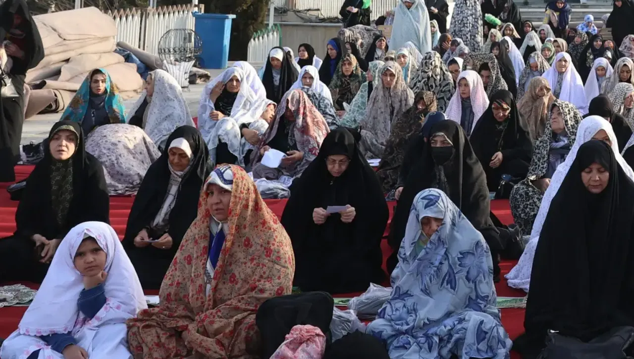 Как жените в свръхконсервативния Иран успяват да карат мотоциклети