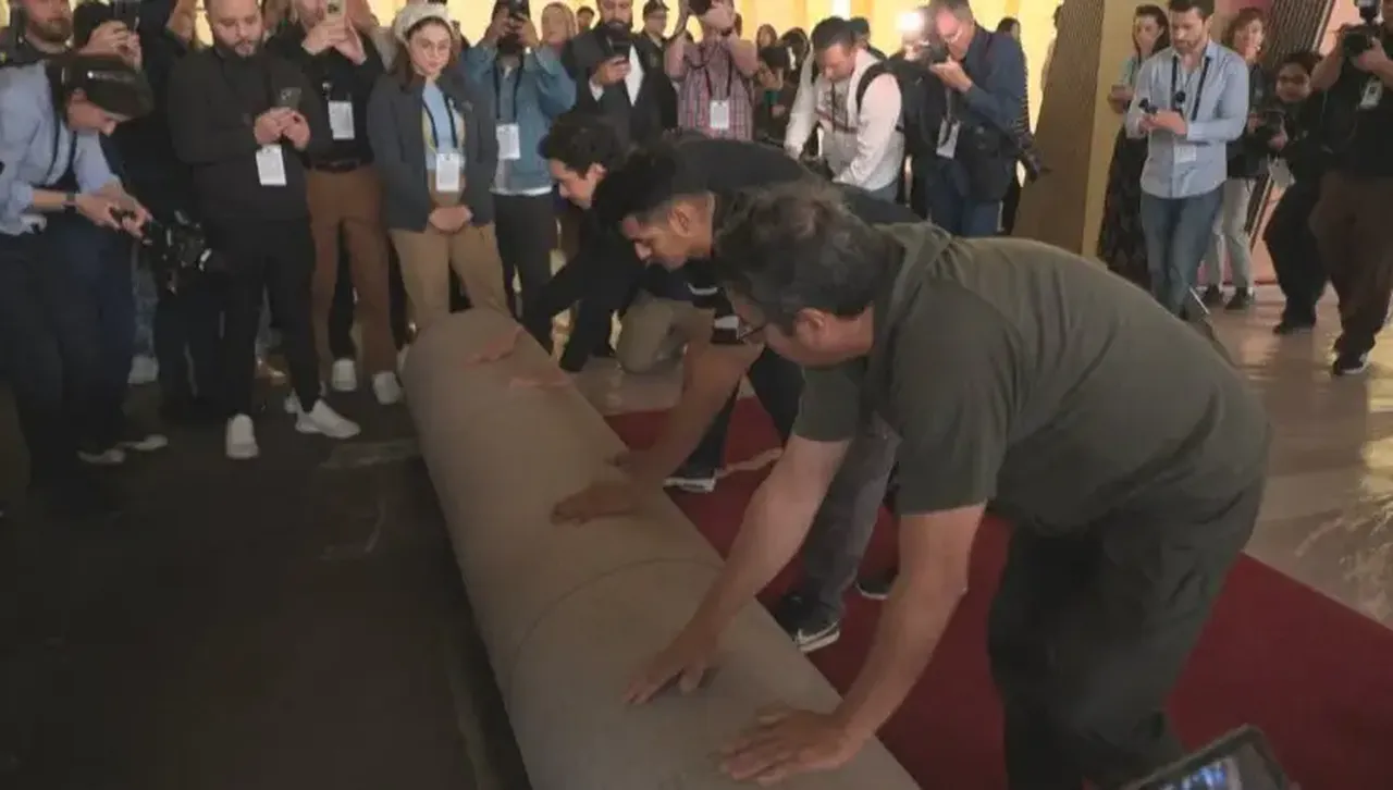 Постлаха червения килим в очакване на филмовите звезди на Оскарите 