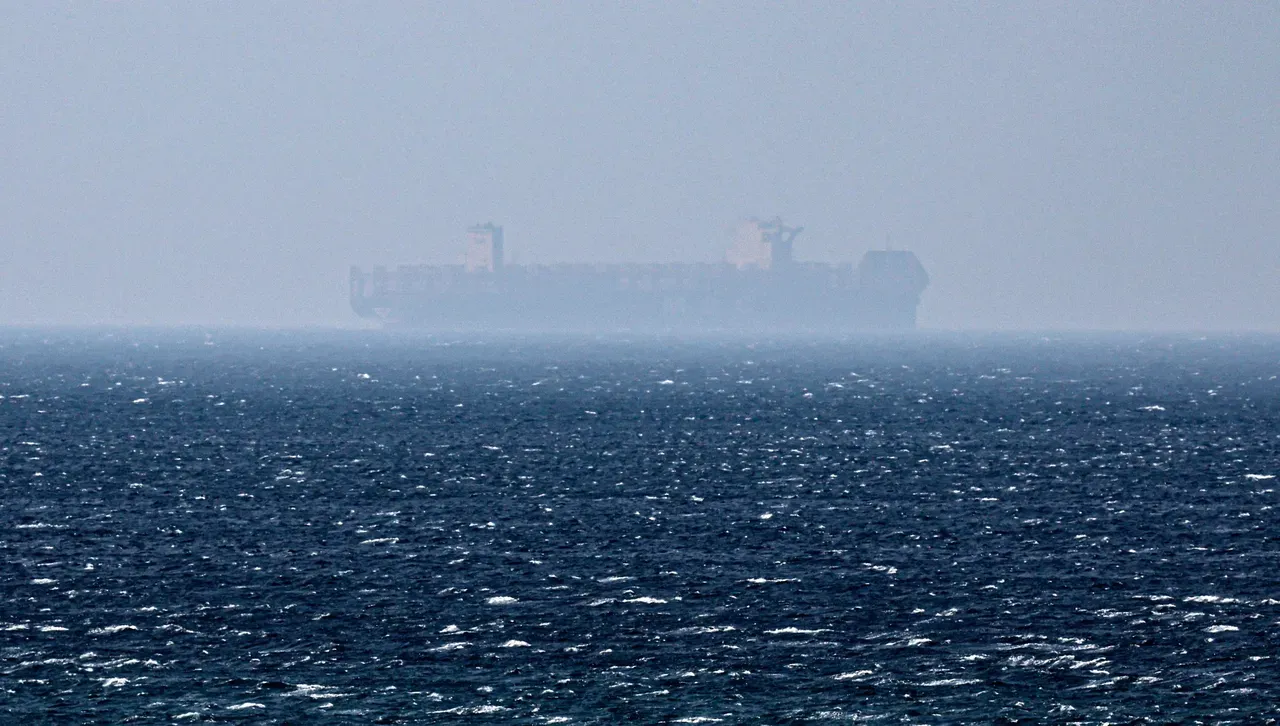 Поразиха товарен кораб в Ормузкия проток
