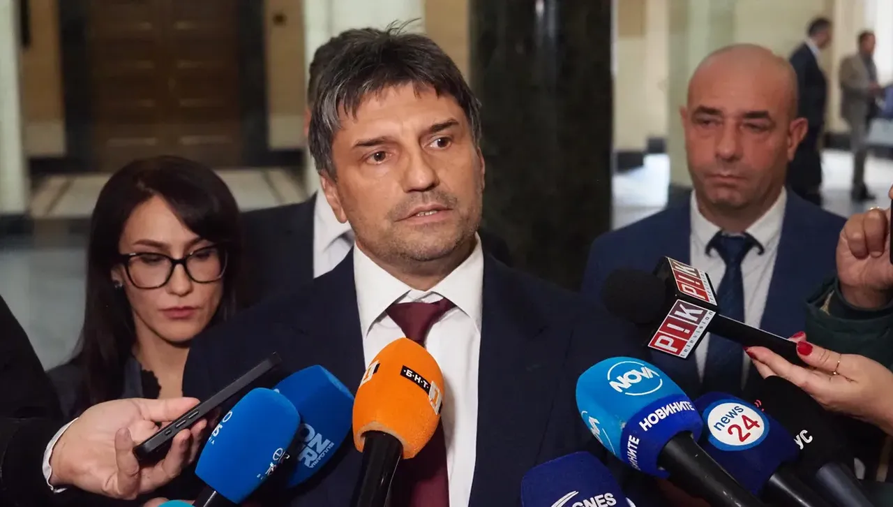 Прокуратурата поиска арест за служителите на ДАИ, взели подкуп от екипа на Роби Уилямс