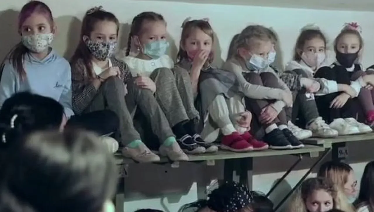 Проучване на агенцията показва как публикации в X Фейсбук и