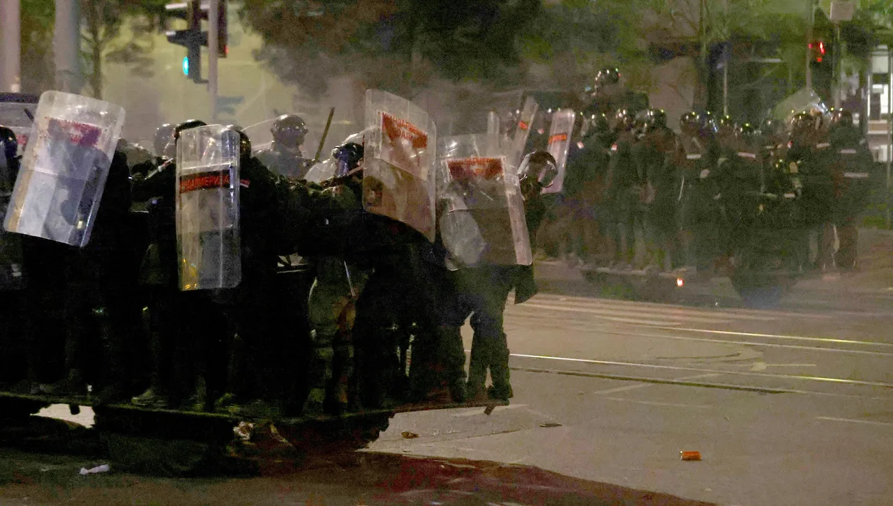 Протестите в Сърбия: 144 души са арестувани, Дачич съобщи за 75 ранени полицаи