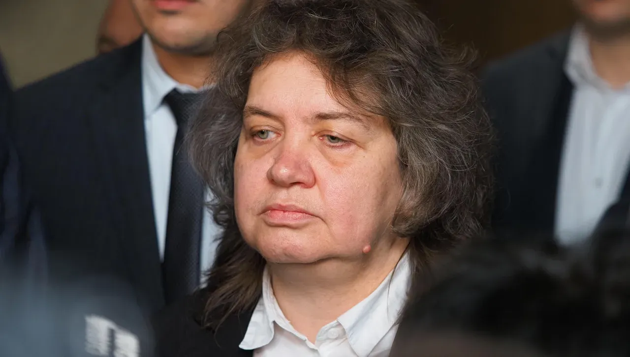 Киселова е на Бузлуджа, забрави че е обединител на нацията 