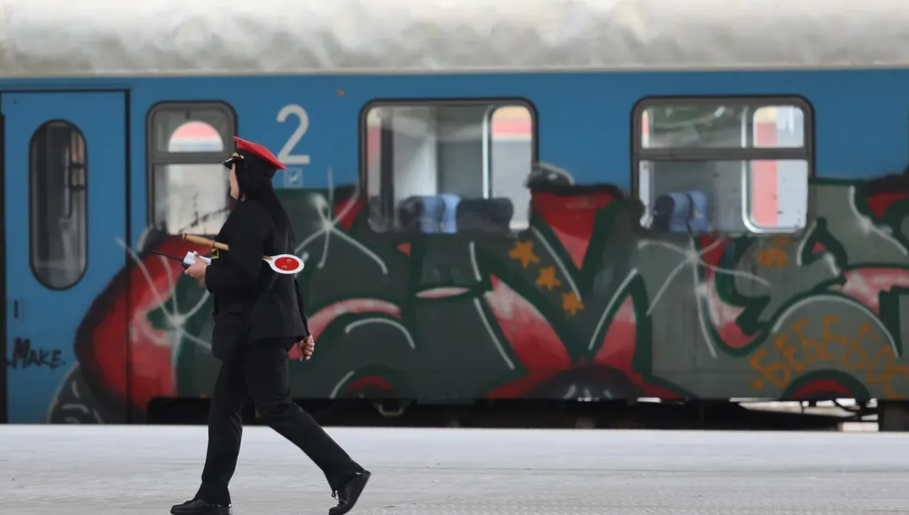 Влак удари жена край Стара Загора