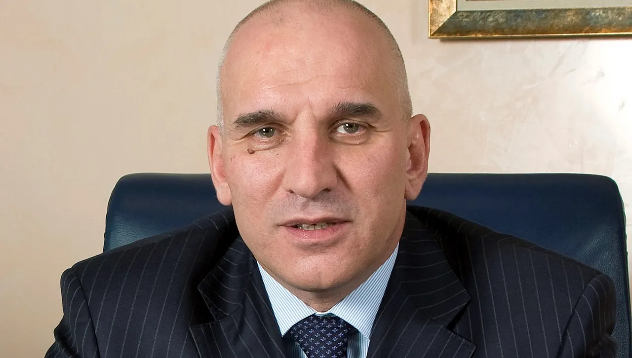 Хампарцумян: Няма място за страх от "дигиталното евро", и сега голяма част от обращението е безналично