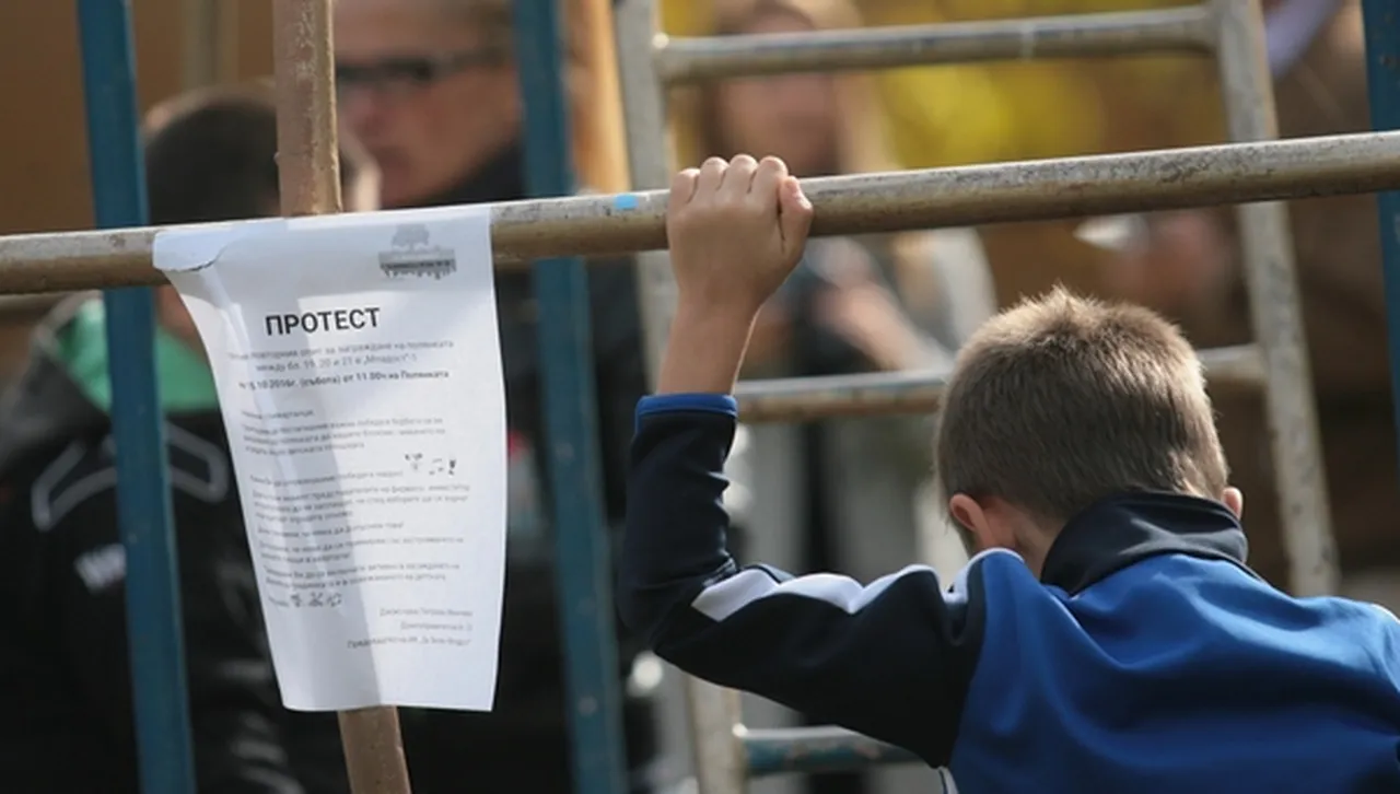 В столичния квартал "Дружба" протестират срещу планирания тримесечен ремонт на "Топлофикация"