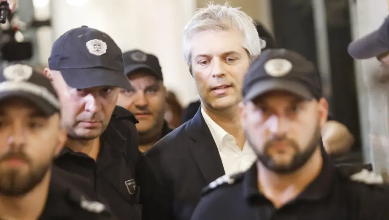 Прецизираха обвинението към Благомир Коцев и двамата общински съветници