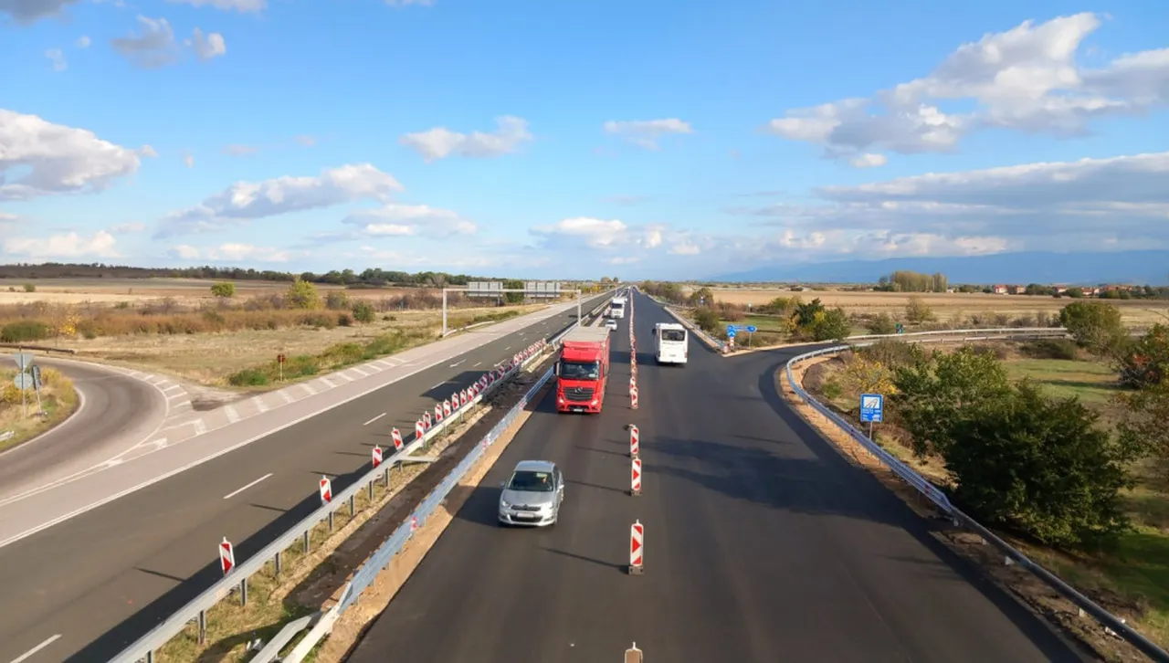 Важно за шофьорите по АМ „Тракия“: В 2 участъка движението е само в едната лента