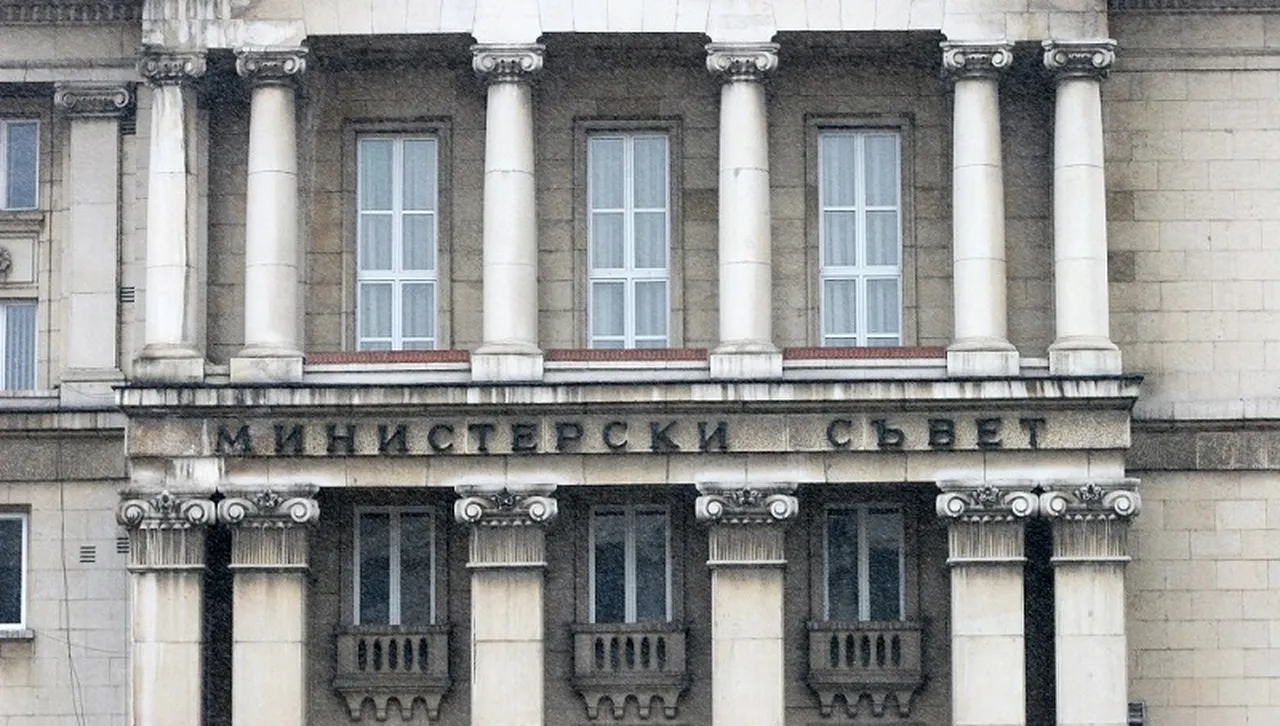 МВР, МО и ДАНС предприеха мерки по затягане на сигурността на обектите на Лукойл