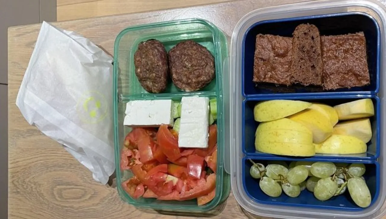 В момента системата е затворена и не може да се