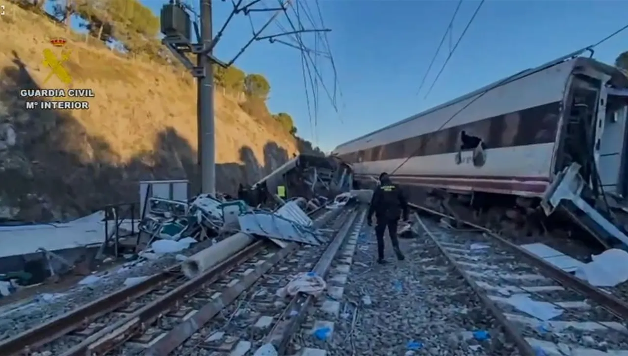 39 са вече жертвите в Испания: Пътници разказаха за сблъсъка на влаковете