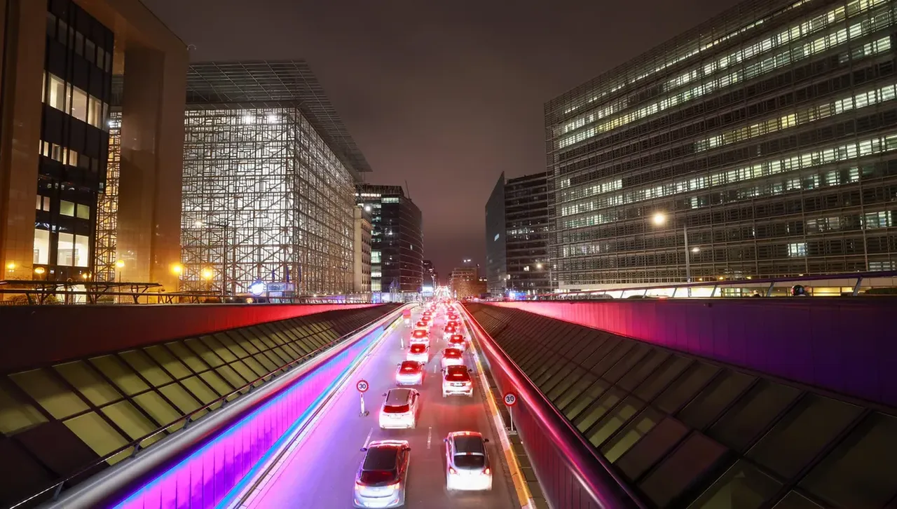 ЕС се отказа изцяло да замени колите на гориво с електрически до 2035 г.