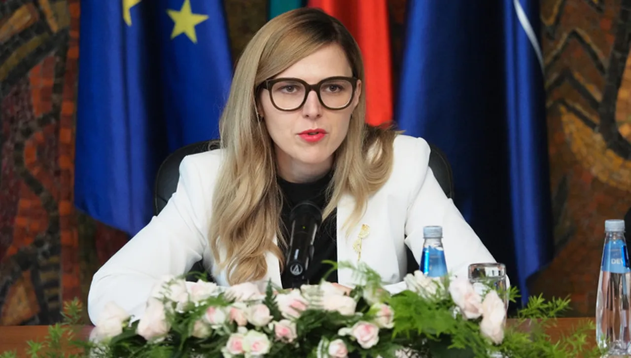 Под това послание се обединиха представители на българското правителство при