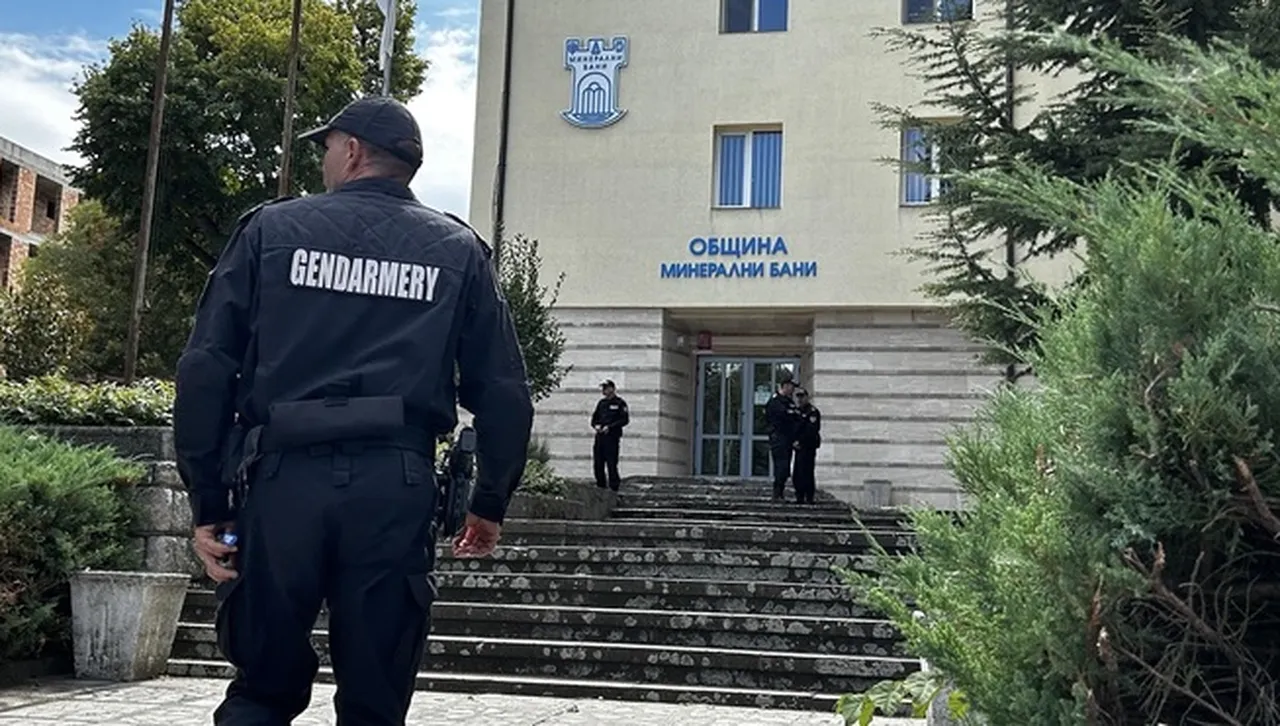 Съдът решава дали да отстрани кмета на Минерални бани Искендер