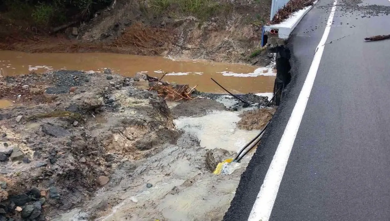 "Потопът" в Елените взе жертва: Мъж беше залят от приливна вълна във вилата си
