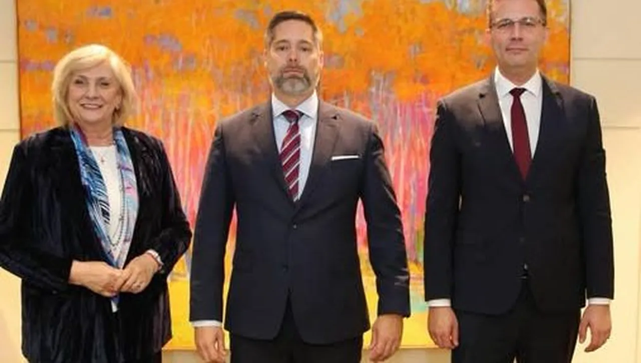 Заместник помощник Държавния секретар на Съединените Американски Щати е на