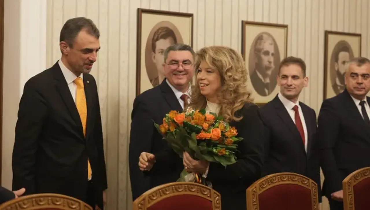 След АПС за разговори при Илияна Йотова пристигат представители на