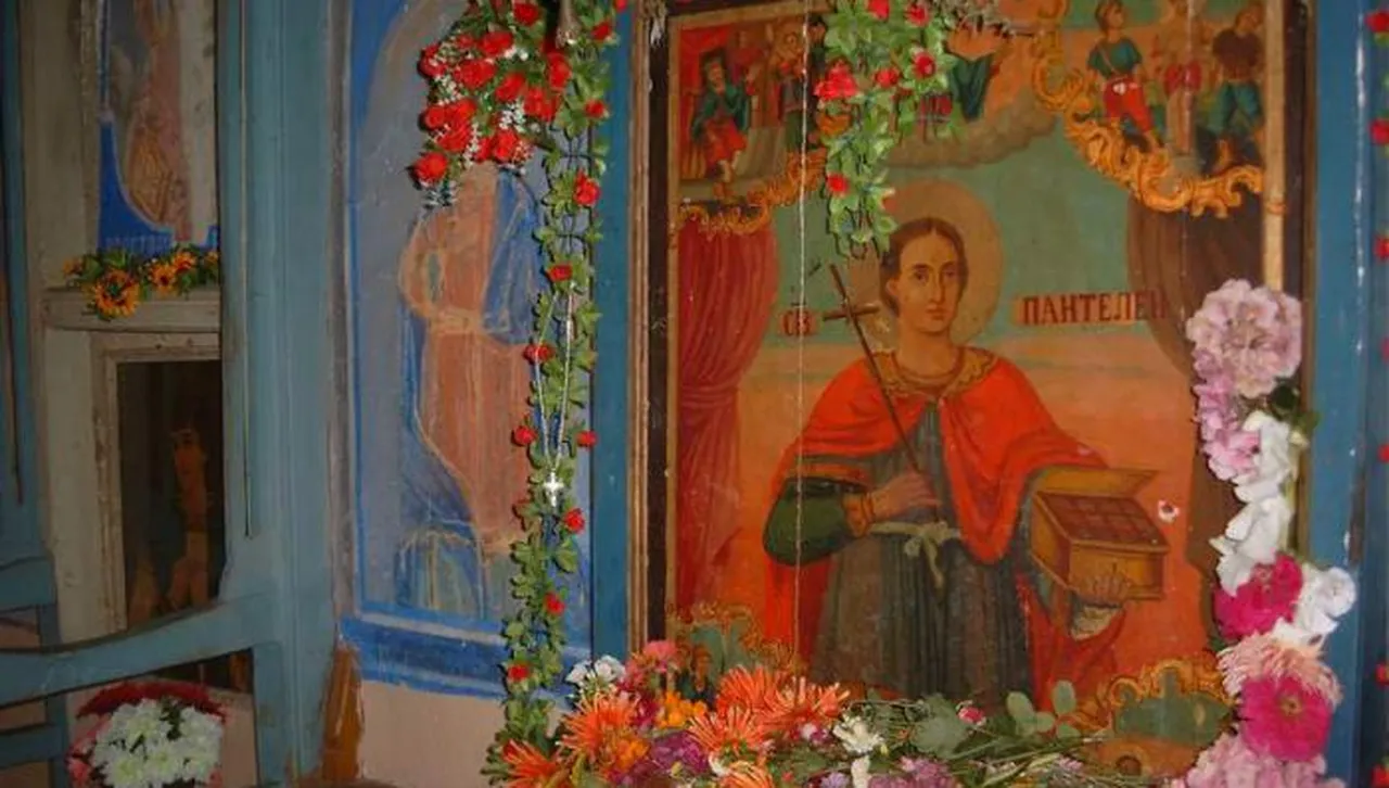 Почитаме св. Пантелеймон и светите Седмочисленици