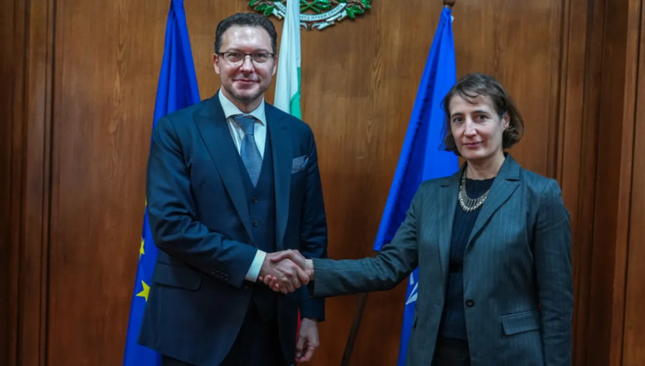 Министър Митов обсъди с френския посланик охраната на външните граници на ЕС