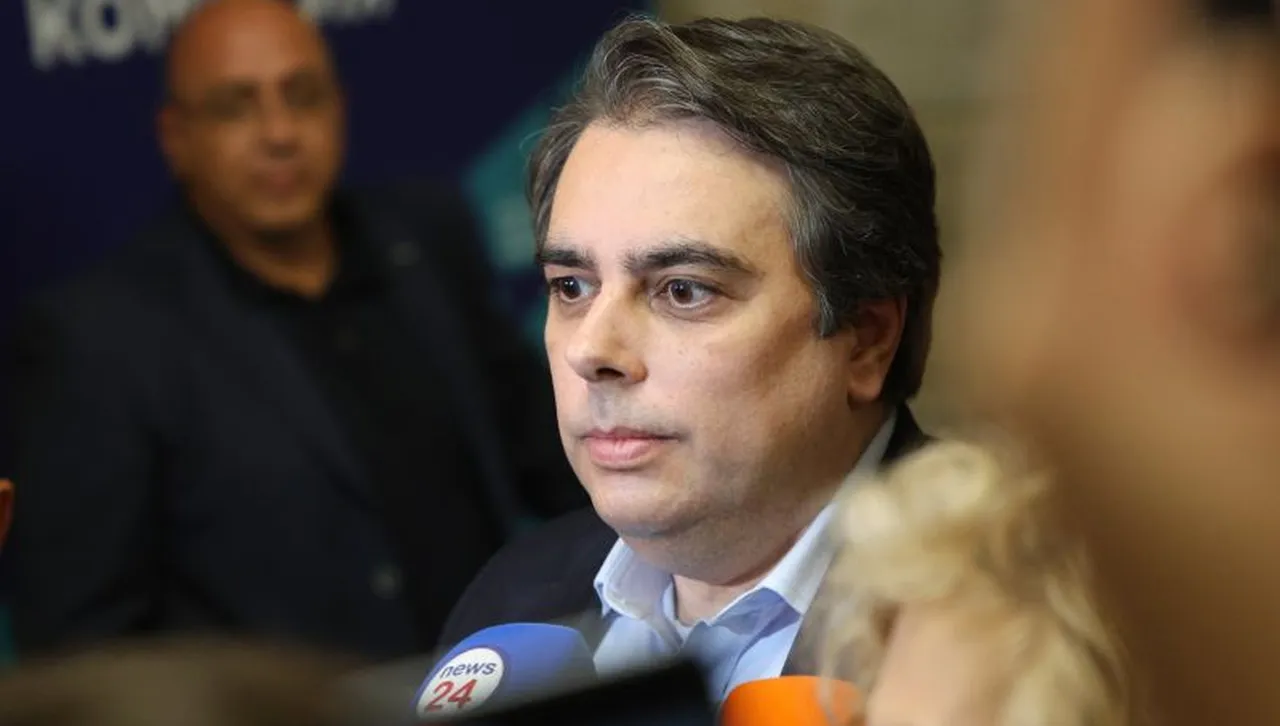 Асен Василев: Нека Борисов лобира да започнем избора на нов главен прокурор