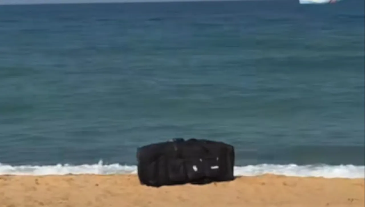 Екшън се разигра на плаж Корал след изплуването на мистериозен сак