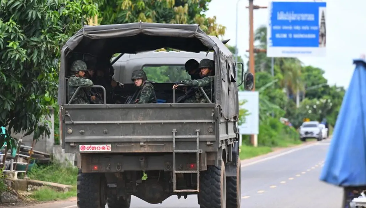Ройтерс: Лидерите на Тайланд и Камбоджа казаха край на огъня след 5-дневни боеве