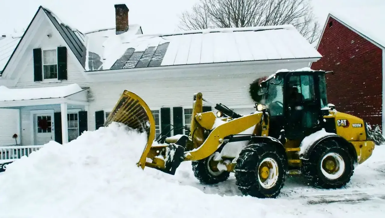 Градът е активирал центрове за спешно затопляне и автопарк от