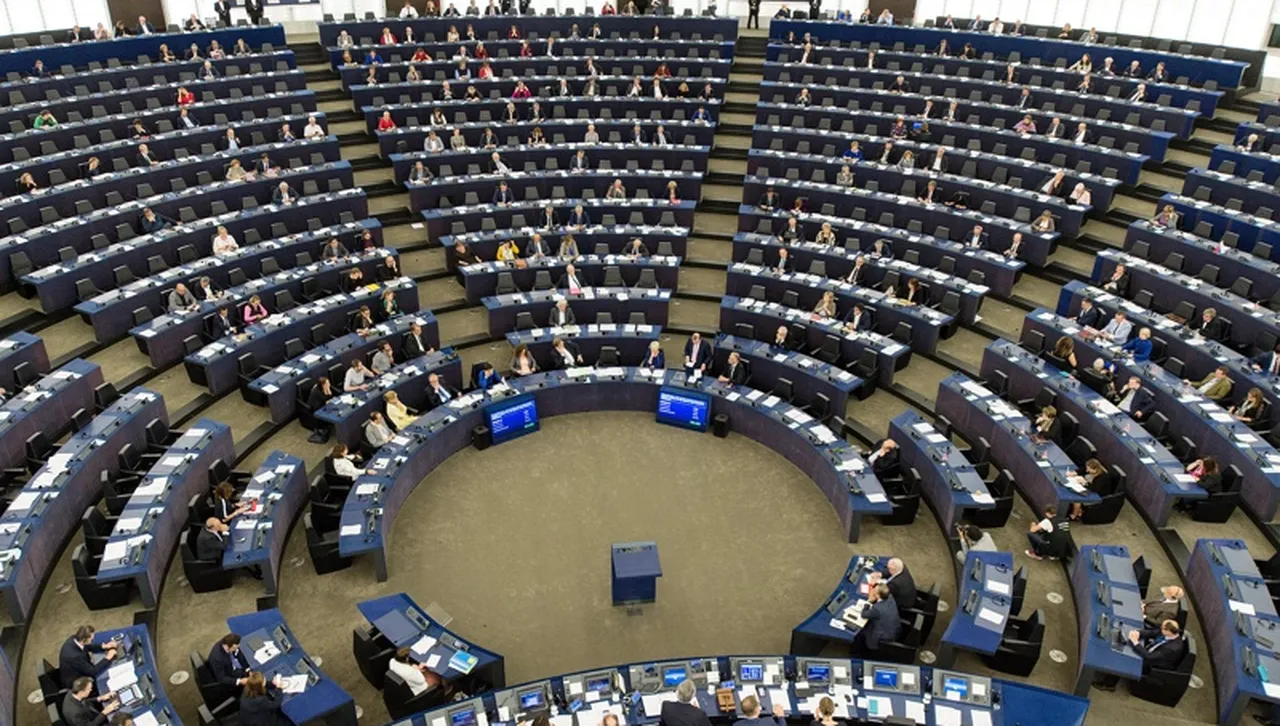 Заседава Комисията по икономически и парични въпроси в ЕП, ще гласуват доклада за приемане на еврото от България