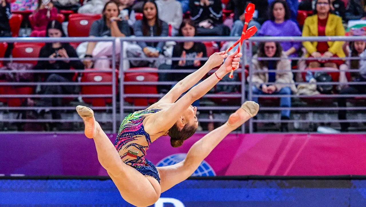 Световната купа по художествена гимнастика стартира в София със силни емоции