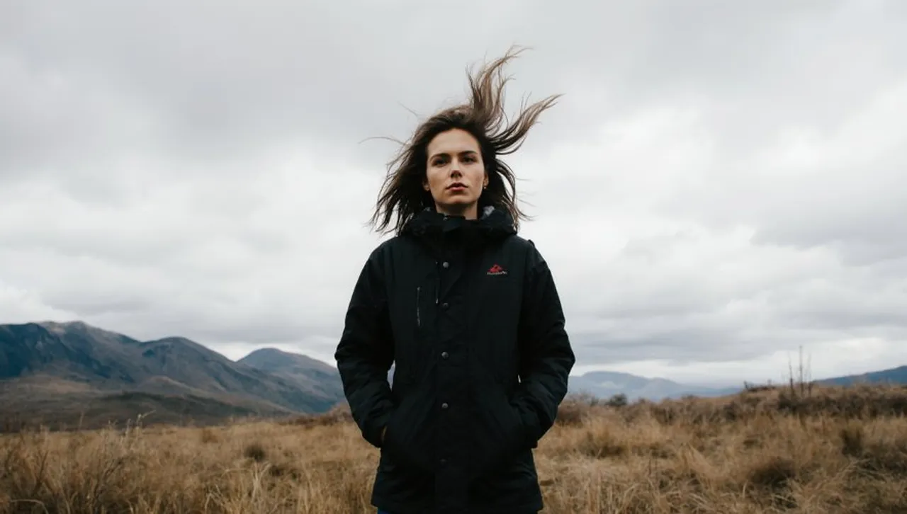 Бурен 1 октомври! Обявиха оранжев и жълт код в 18 области заради силен вятър 