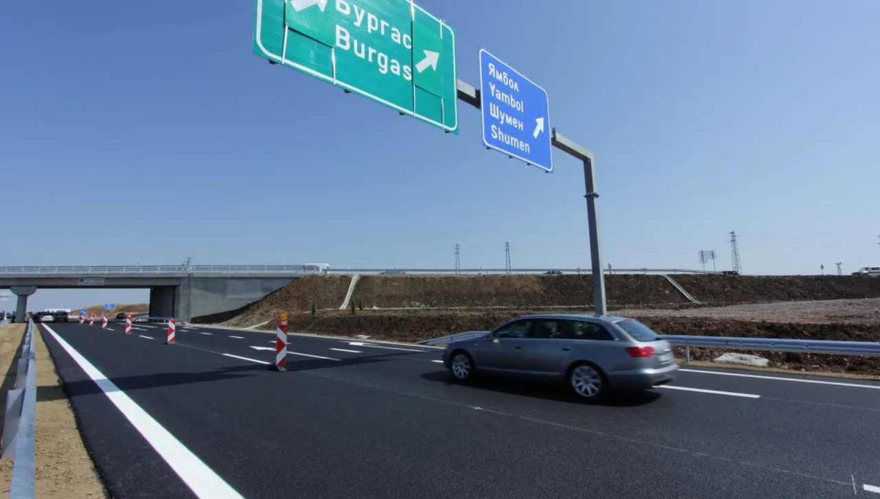 Ремонтират участъци от АМ „Тракия“ в посока Бургас в областите София и Сливен