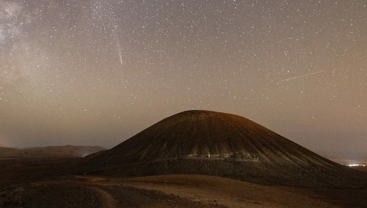 Рядка зелена комета прелита в небето близо до Земята, как да я видим?