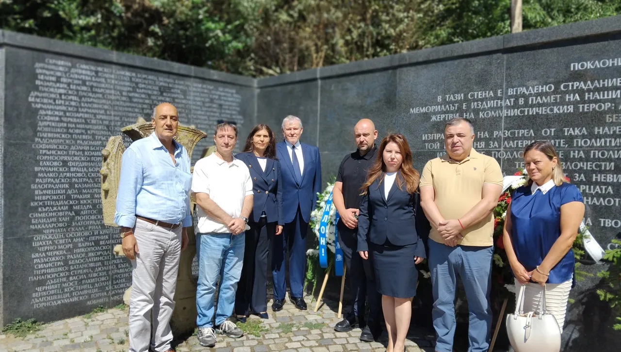 СДС почете жертвите на тоталитарния комунистически режим
