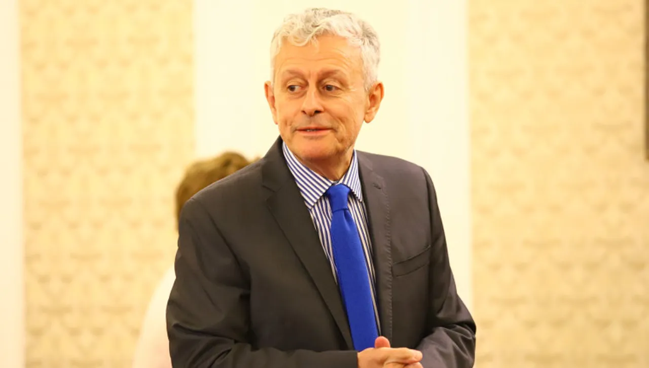 Според официалното изявление на медията по време на разговора с