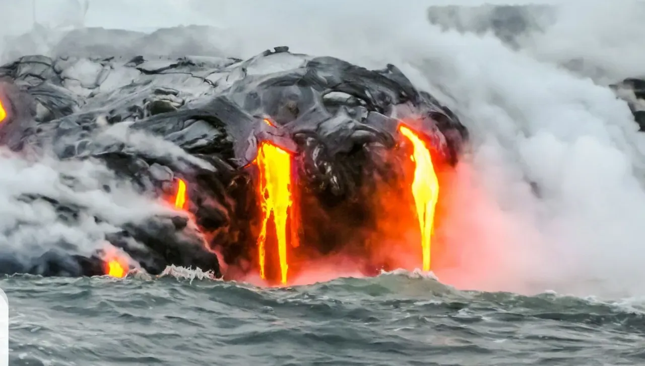 Мистериозен вулкан на 500 км. от бреговете на САЩ може да изригне всеки момент 