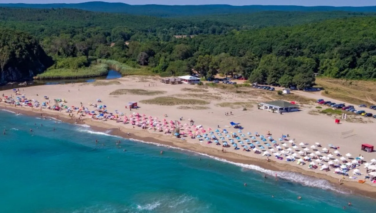 Причината е че дружеството е започнало дейности на терена преди