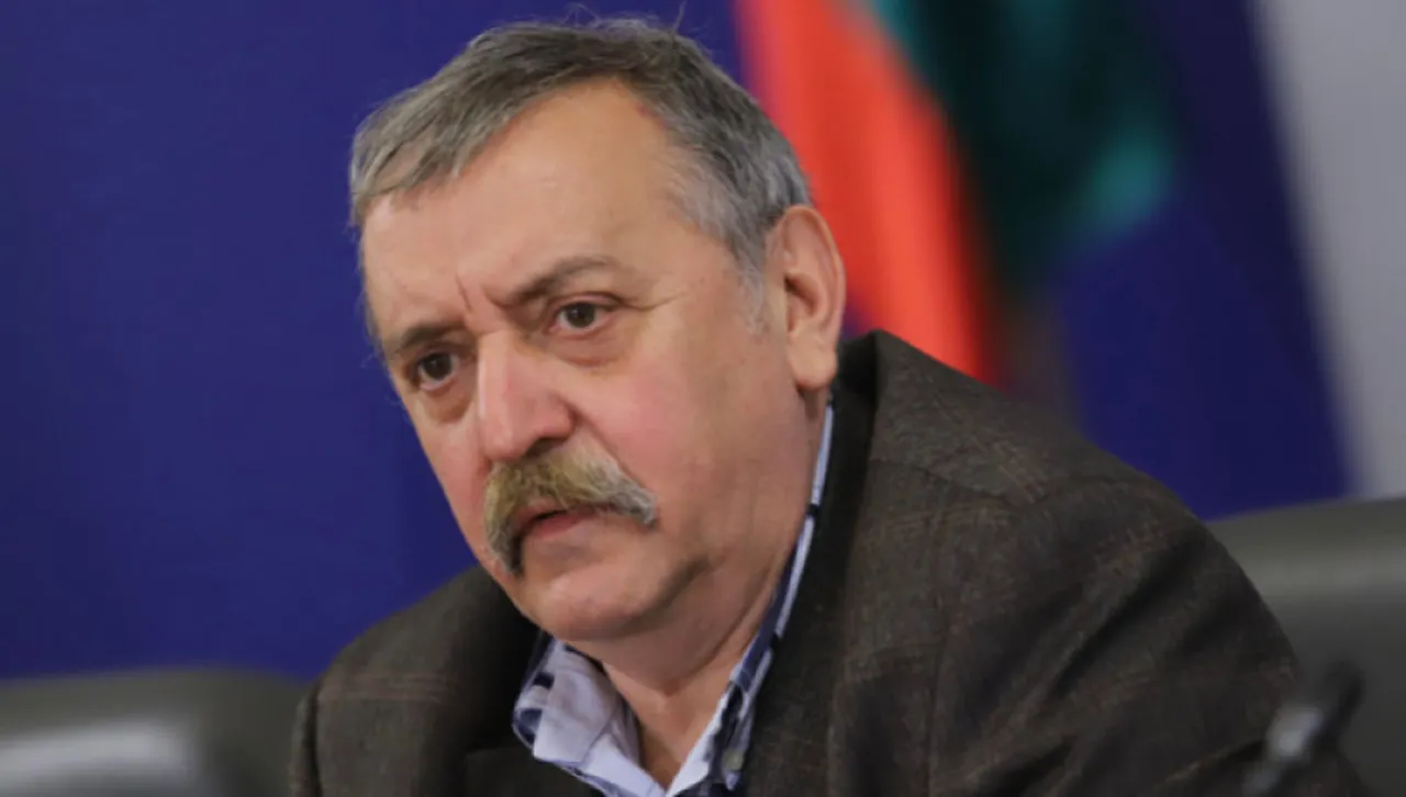  Проф. Тодор Кантарджиев: Грип АН3 поразява в страната, пикът ще е след  дни