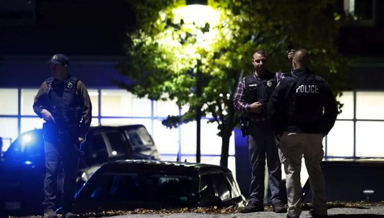 Ройтерс: Тръмп оряза двойно финансите за борбата срещу насилието с оръжие