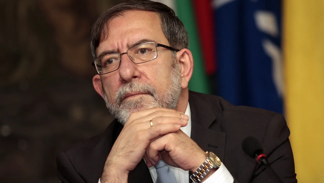 „В памет на отминалото поколение“ - Филип Димитров пак ни изненада с нова и неочаквана книга