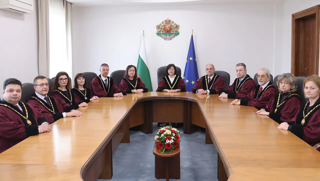 КС отмени забрана да се възстановяват разноски за адвокат при оспорване пред НОИ