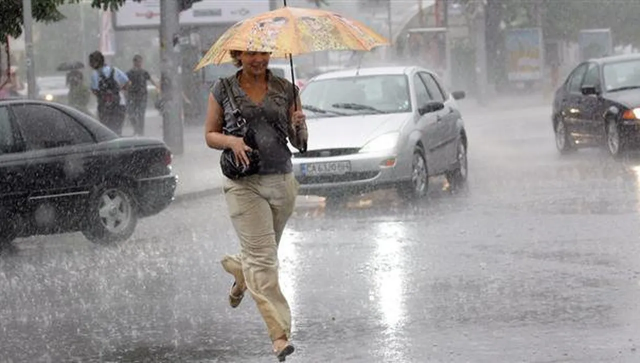 Сутринта е безоблачна, следобед ще вали и гърми на места