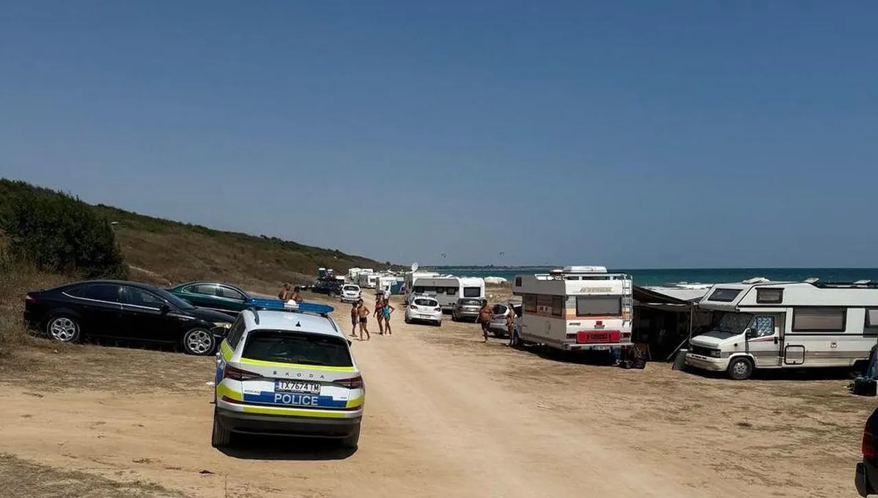 Щети по Северно-Черноморските ни дюни: 90% от паркиралите там коли са на румънци