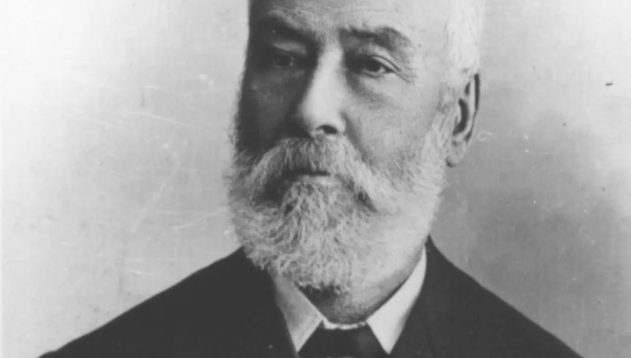 Роден е възрожденецът Найден Геров, един от създателите на първите български класни училища