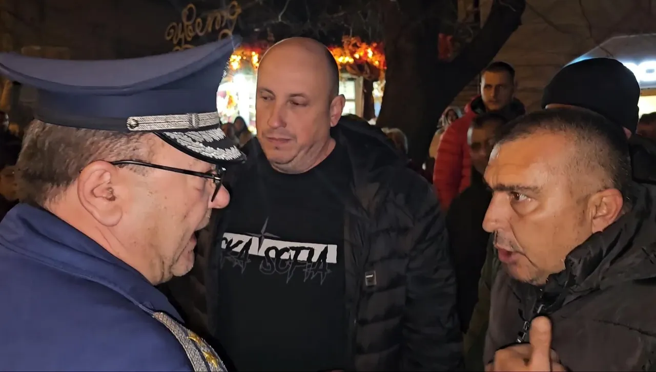 Напрежението между протестиращи и полиция в Сливен ескалира, появиха се маскирани