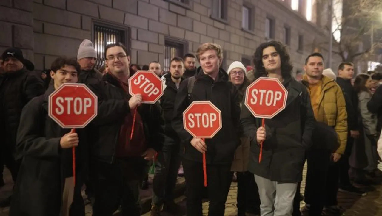 Българската опозиционна коалиция призова хората да се присъединят към протеста